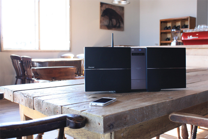 スタイリッシュCDミニコンポ「X-SMC55-K」